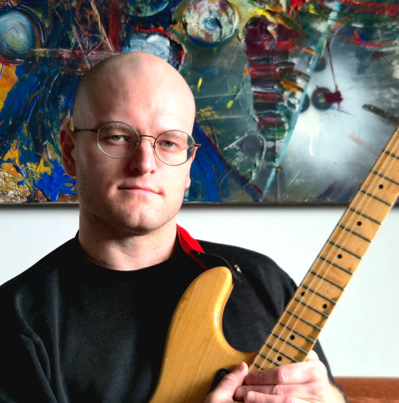 Guitar & Bass Lessons Toronto